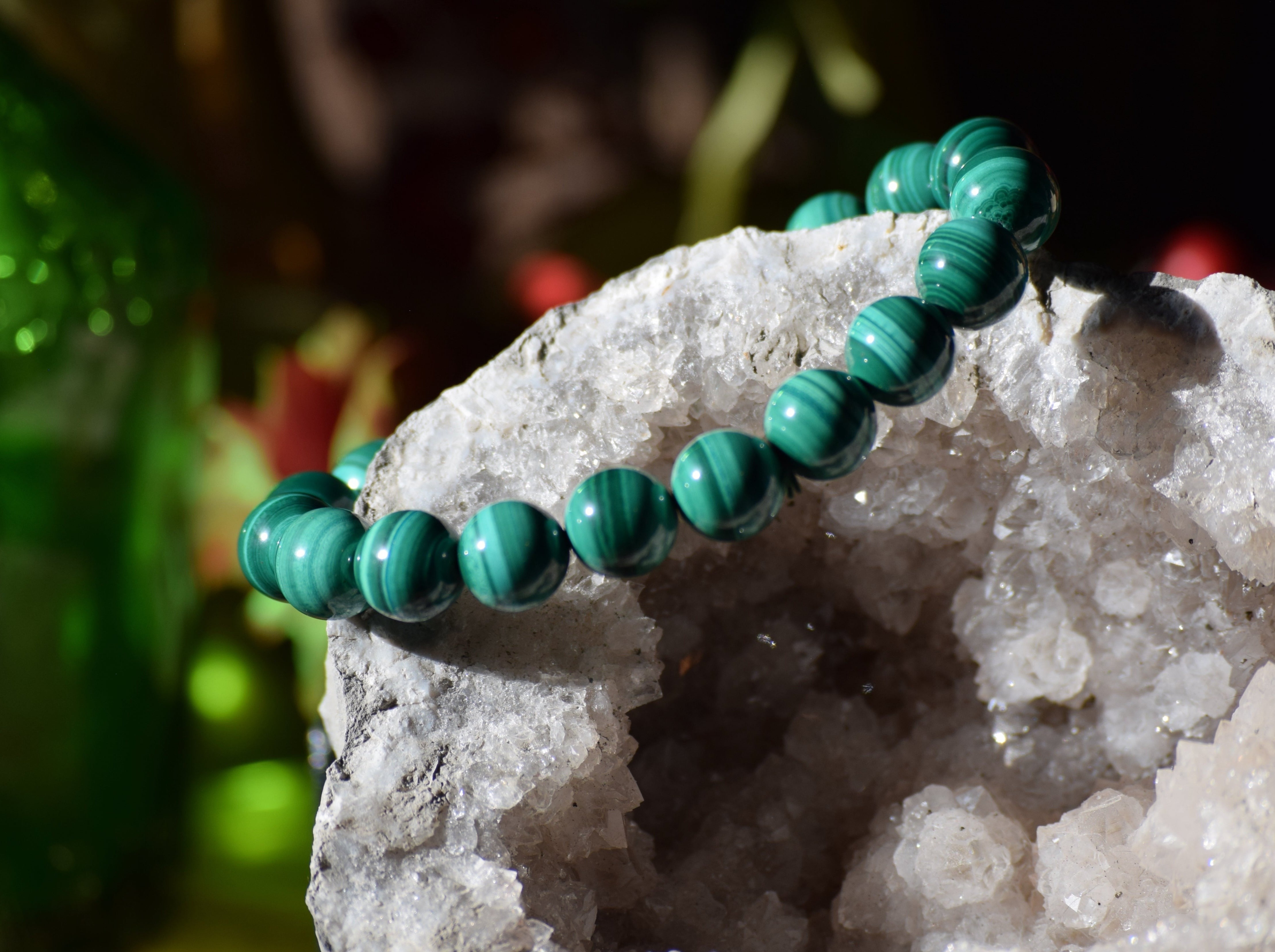 Malachite bracelet in top intricate Micro Macrame - precious craftmanship and gem therapy, slow fashion, etno chic, antistress gemstone