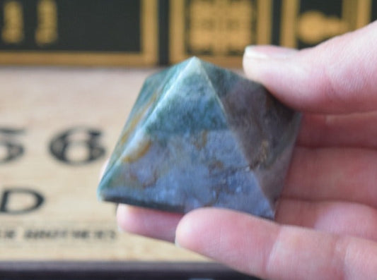 Pyramid - Moss Agate (For Stable Persistence)